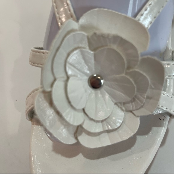 CHARMING CHARLIE size 11 white flowered cork wedge sandal flower accent straps - Picture 7 of 16